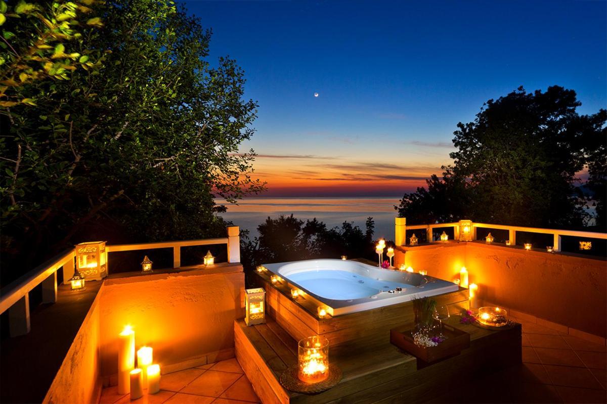 Otel Nautical 4*